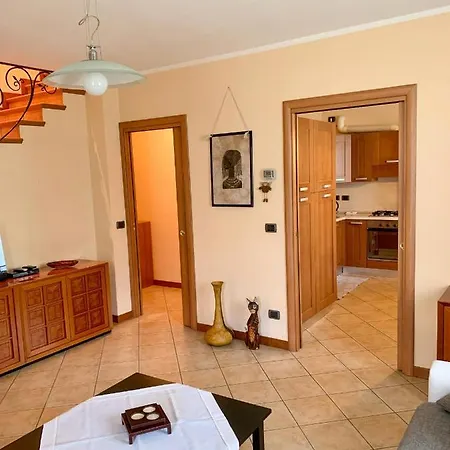 Casa vacanze Comfortable With Private Garden - Center Colico