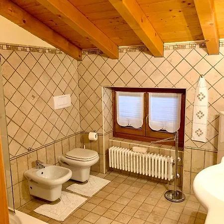 Comfortable With Private Garden - Center *