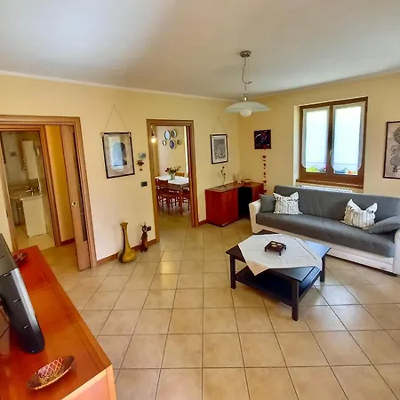 Casa vacanze Comfortable With Private Garden - Center Colico