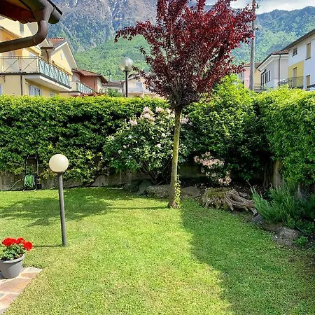 Comfortable With Private Garden - Center